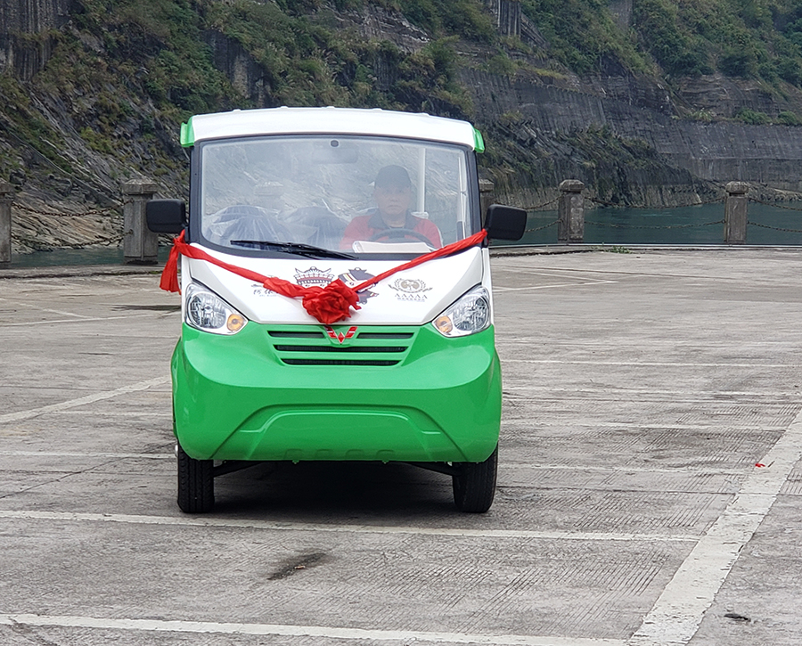 五菱电动11座敞开式观光车
