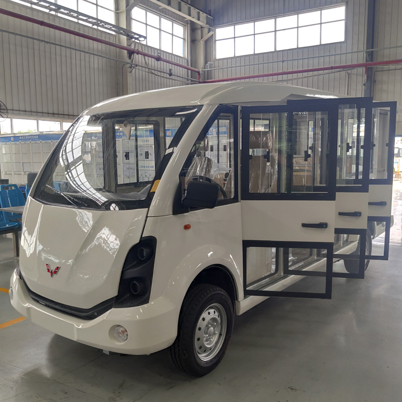 五菱封闭式国兵车14座